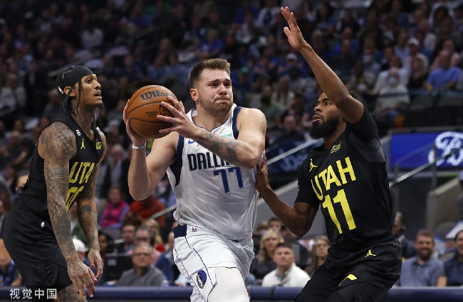  东契奇三双独行侠淘汰爵士晋级  